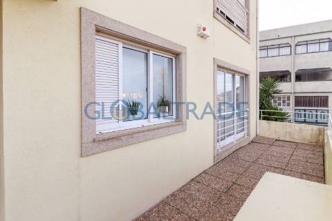 Apartamento T2 Renovado em Jovim