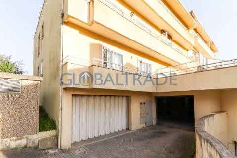 Apartamento T2 Renovado em Jovim