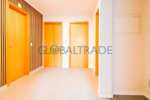 Apartamento T2+1 Renovado & Equipado em Gondomar