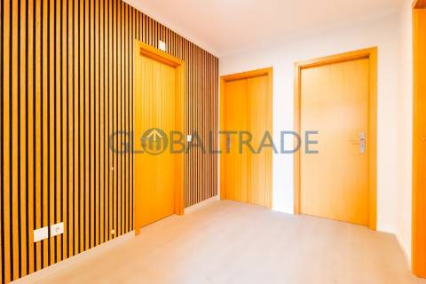 Apartamento T2+1 Renovado & Equipado em Gondomar