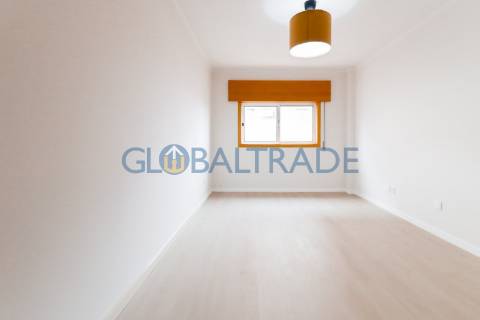 Apartamento T2+1 Renovado & Equipado em Gondomar