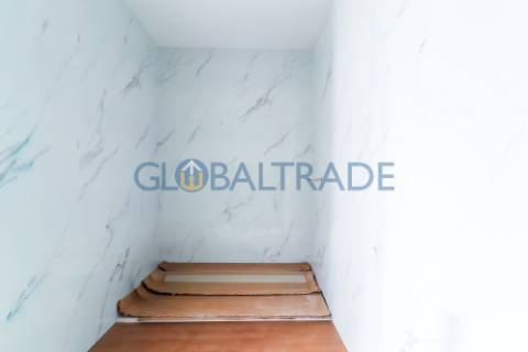 Andar de Moradia T2 Renovado & Equipado em Valbom