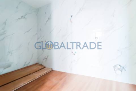 Andar de Moradia T2 Renovado & Equipado em Valbom