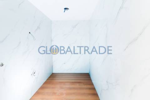 Andar de Moradia T2 Renovado & Equipado em Valbom