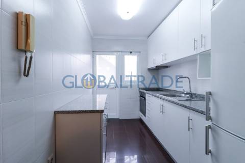 Moradia T2 Renovada com terraço no Porto