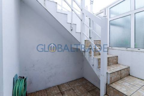 Moradia T2 Renovada com terraço no Porto