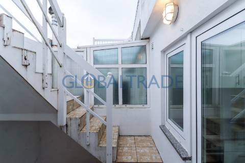 Moradia T2 Renovada com terraço no Porto