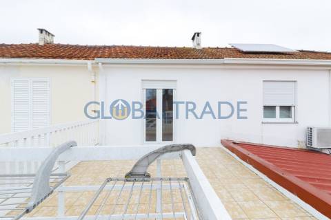 Moradia T2 Renovada com terraço no Porto