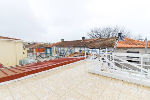 Moradia T2 Renovada com terraço no Porto