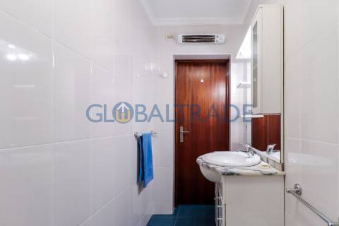 Moradia T2 Renovada com terraço no Porto