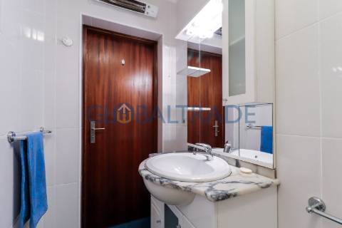 Moradia T2 Renovada com terraço no Porto