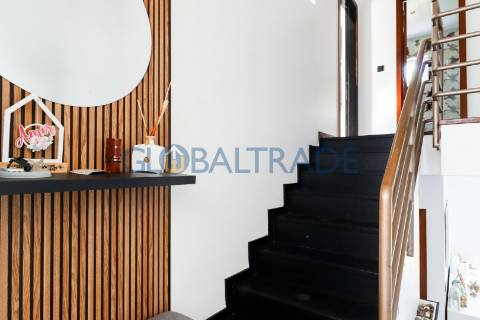 Moradia Bi-Familiar T4 em São Pedro da Cova