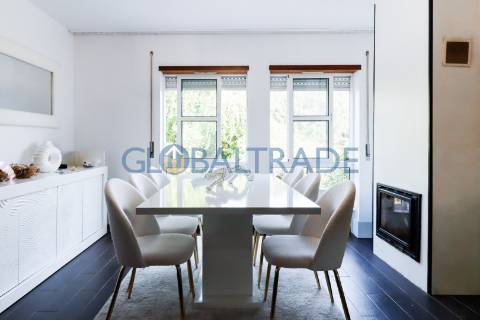 Moradia Bi-Familiar T4 em São Pedro da Cova