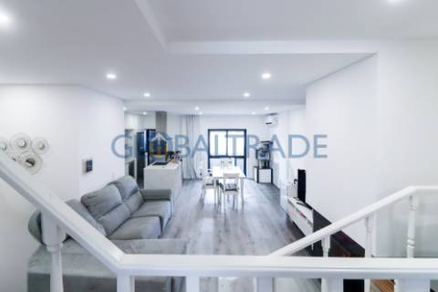Duplex T1+1 em Condomínio fechado na Maia
