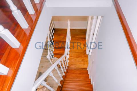 Duplex T1+1 em Condomínio fechado na Maia