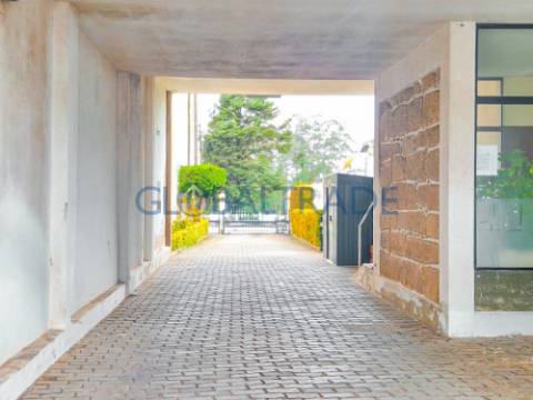 Duplex T1+1 em Condomínio fechado na Maia