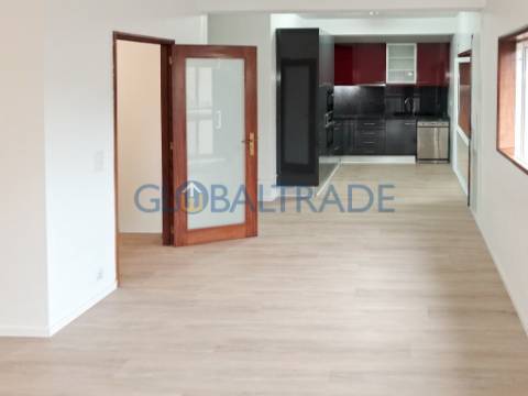 Apartamento T2 Renovado em Baguim do Monte