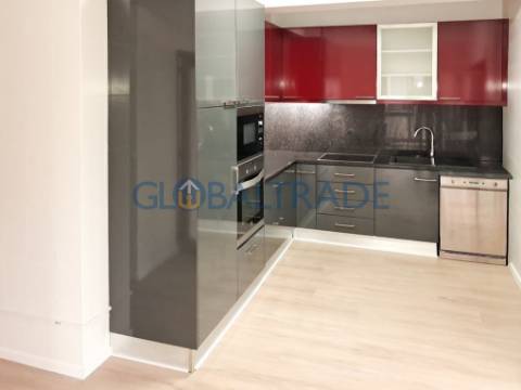 Apartamento T2 Renovado em Baguim do Monte