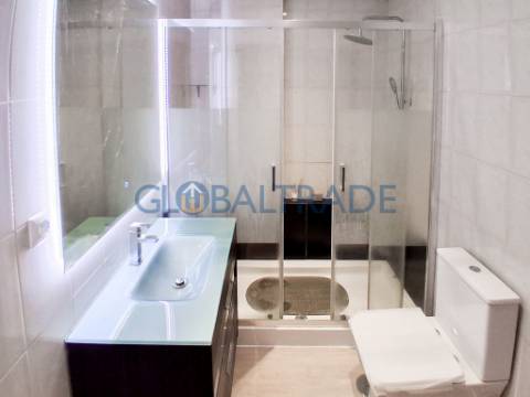 Apartamento T2 Renovado em Baguim do Monte