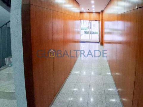 Apartamento T2 Renovado em Baguim do Monte