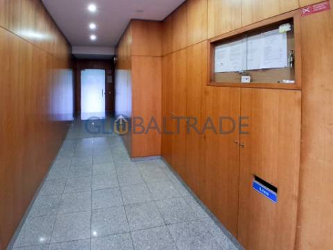 Apartamento T2 Renovado em Baguim do Monte