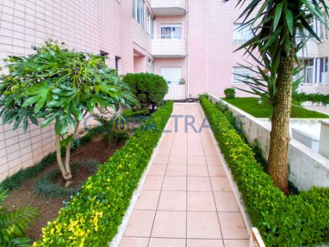 Apartamento T2 Renovado em Baguim do Monte