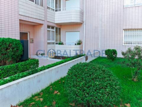 Apartamento T2 Renovado em Baguim do Monte