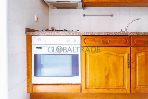 Apartamento T1 Renovado ao centro de Canelas