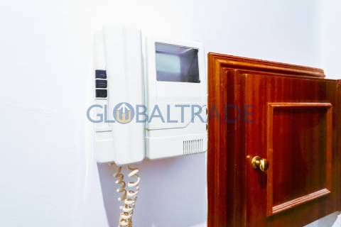 Apartamento T1 Renovado ao centro de Canelas