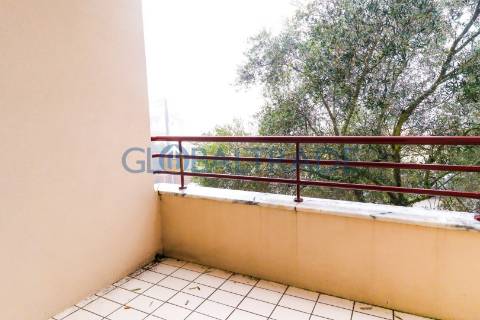 Apartamento T1 Renovado ao centro de Canelas