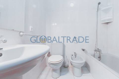 Apartamento T1 Renovado ao centro de Canelas