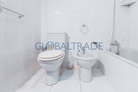 Apartamento T1 Renovado ao centro de Canelas