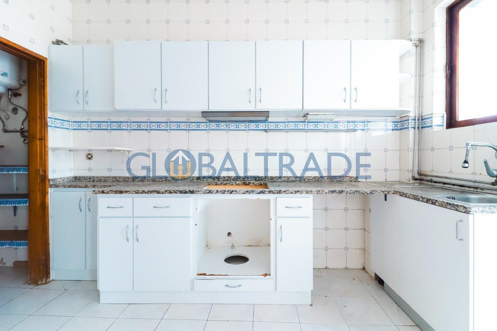 Duplex T5 na Constituição — Porto