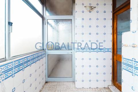 Duplex T5 na Constituição — Porto