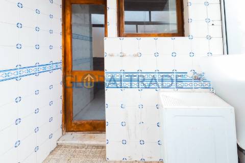 Duplex T5 na Constituição — Porto