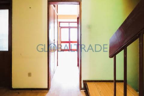 Duplex T5 na Constituição — Porto