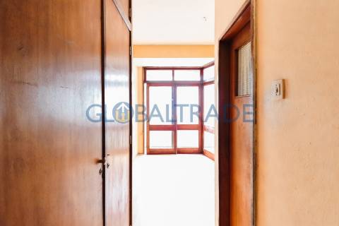 Duplex T5 na Constituição — Porto