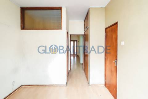 Duplex T5 na Constituição — Porto