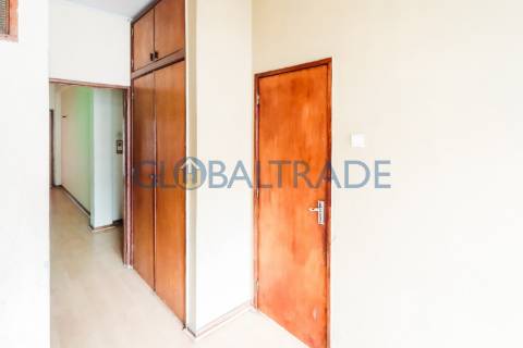 Duplex T5 na Constituição — Porto