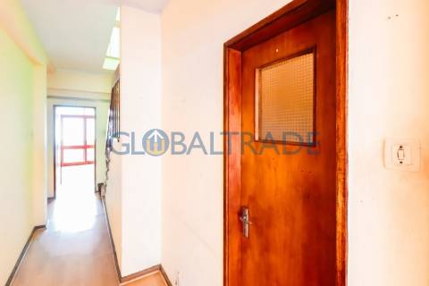 Duplex T5 na Constituição — Porto