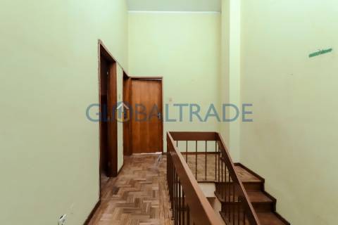 Duplex T5 na Constituição — Porto