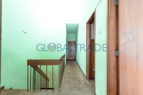 Duplex T5 na Constituição — Porto