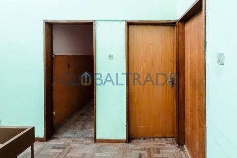 Duplex T5 na Constituição — Porto