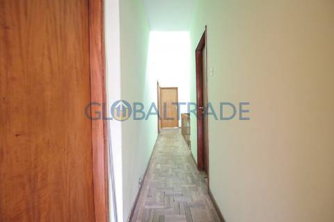 Duplex T5 na Constituição — Porto