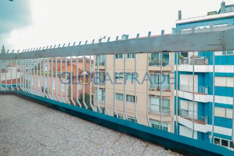 Duplex T5 na Constituição — Porto