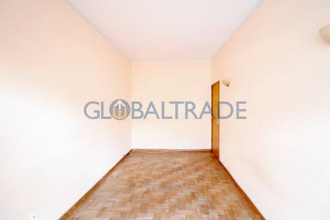 Duplex T5 na Constituição — Porto