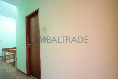 Duplex T5 na Constituição — Porto