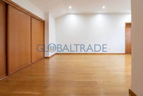 Duplex T2+1 com vista mar em Canidelo