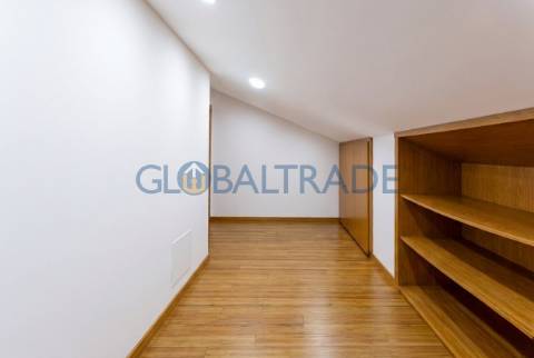 Duplex T2+1 com vista mar em Canidelo