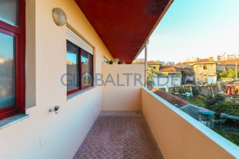 Apartamento T2 Renovado & Equipado em Rio Tinto